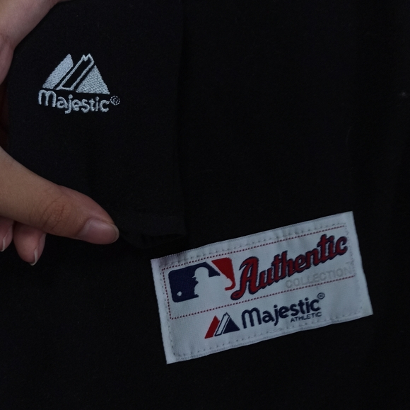 🔥Bluejays Vintage middle logo Majestic sweater🔥 - Picture 3 of 6